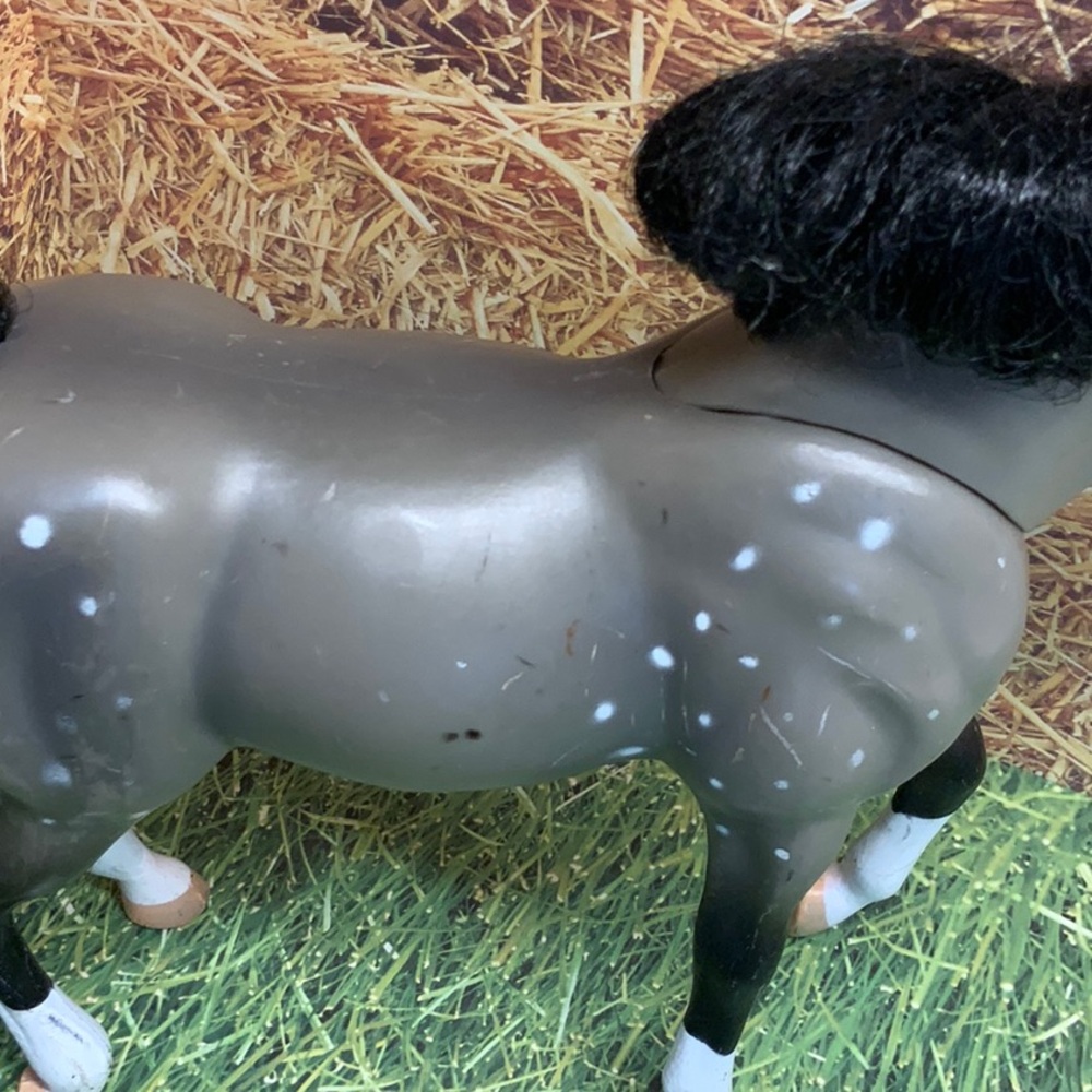 Grand Champions Feed and Nuzzle Toy Horse Mare, Foal Set and Accessories - Picture 10 of 12